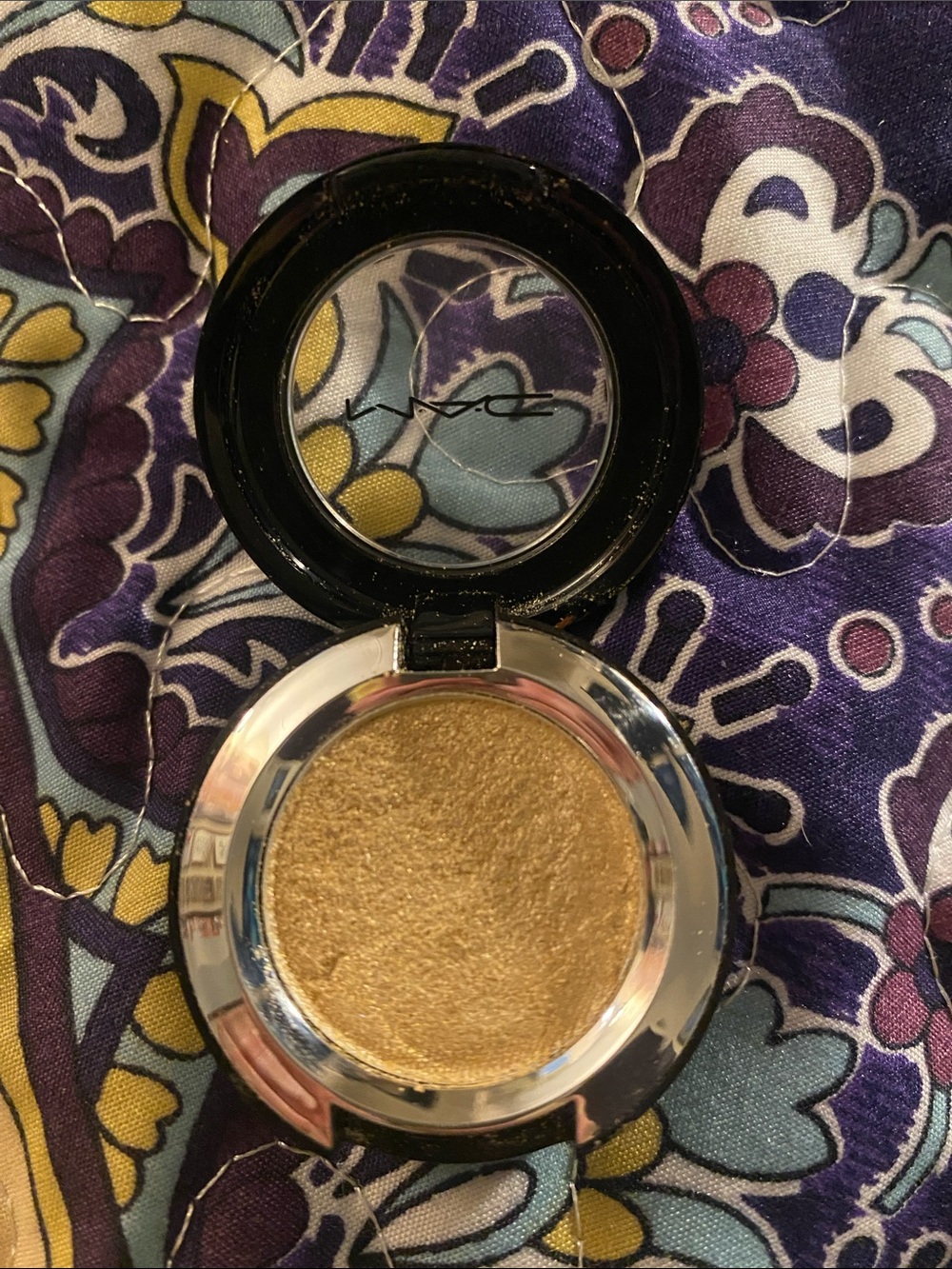 MAC Dazzle shadow Extreme Kiss of Klimt